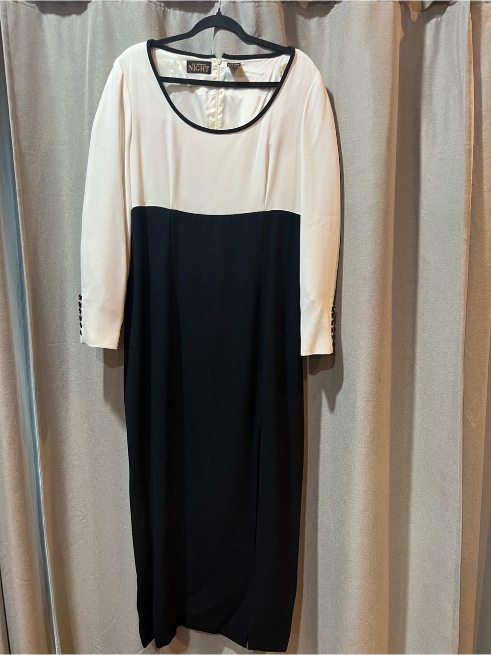 Liz Claiborne Black and White Long Sleeve Midi Dress